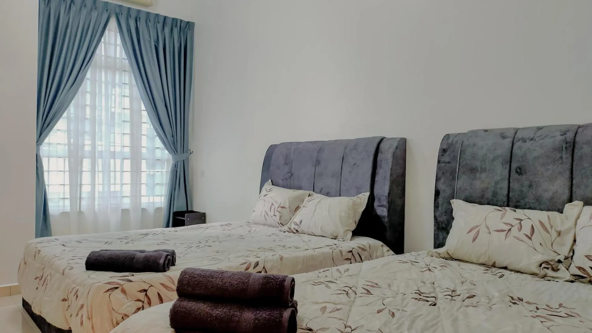Вилла New Stylish 16Pax 4Br House Semabok 5Mins To Town Малакка 0*,  Малайзия
